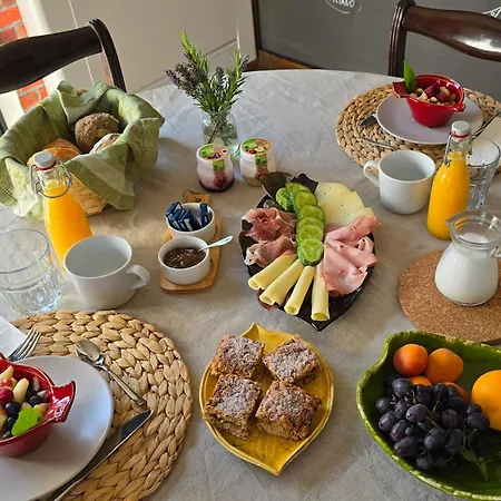 Art Garage Varese Bed and Breakfast Biandronno