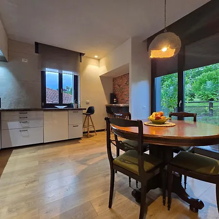 Art Garage Varese Bed and breakfast Biandronno
