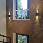 Art Garage Varese 4* Biandronno
