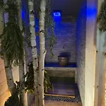 Art Garage Varese Bed & Breakfast 4*